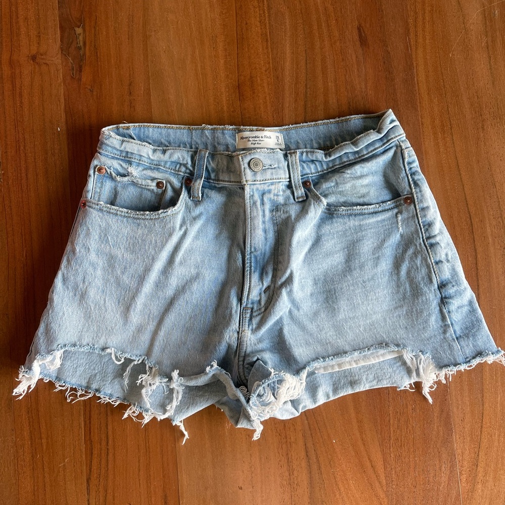 Abercrombie 3” Mom Short - Curve Love